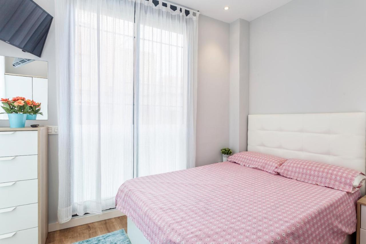 Piso En La Playa, Wifi Gratis Y Ac Apartment Valencia Bagian luar foto