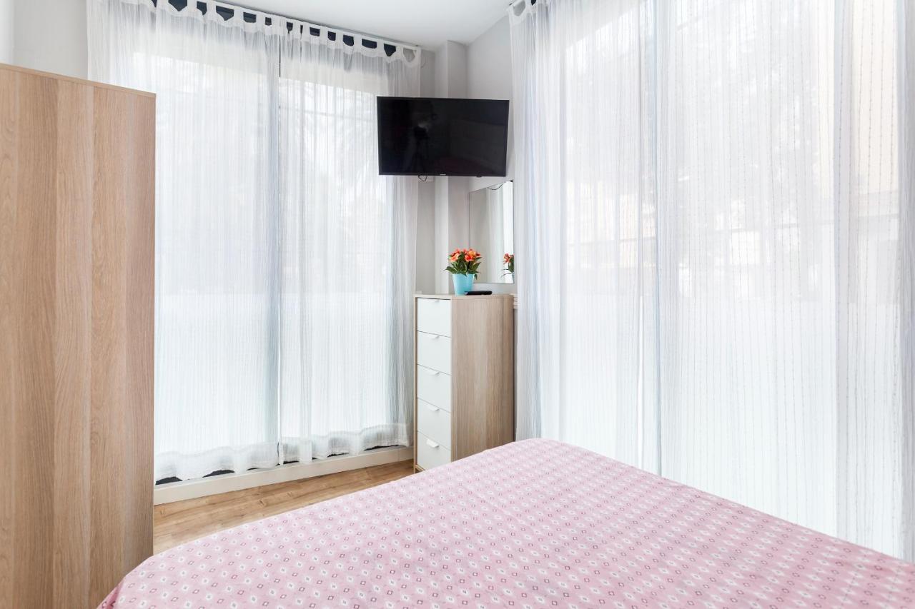 Piso En La Playa, Wifi Gratis Y Ac Apartment Valencia Bagian luar foto