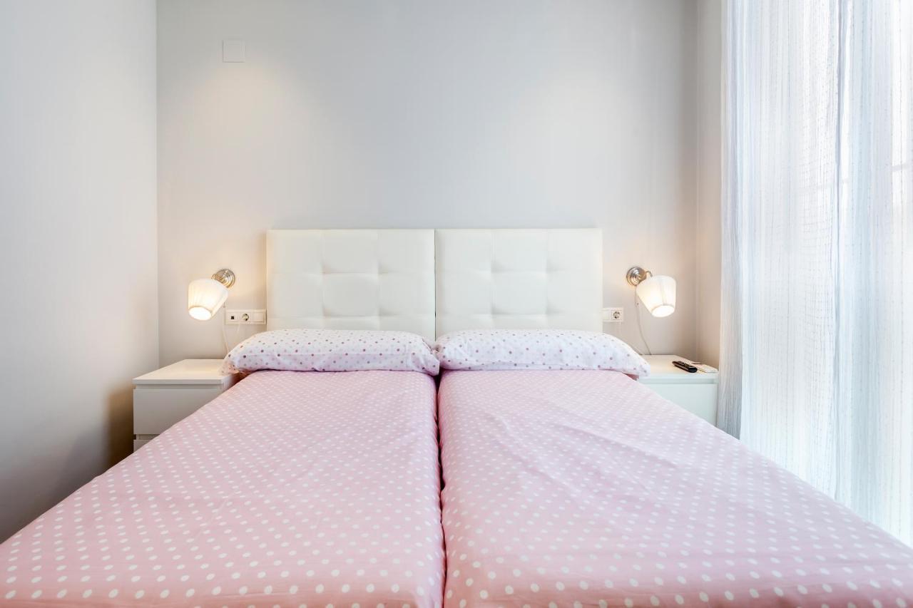 Piso En La Playa, Wifi Gratis Y Ac Apartment Valencia Bagian luar foto